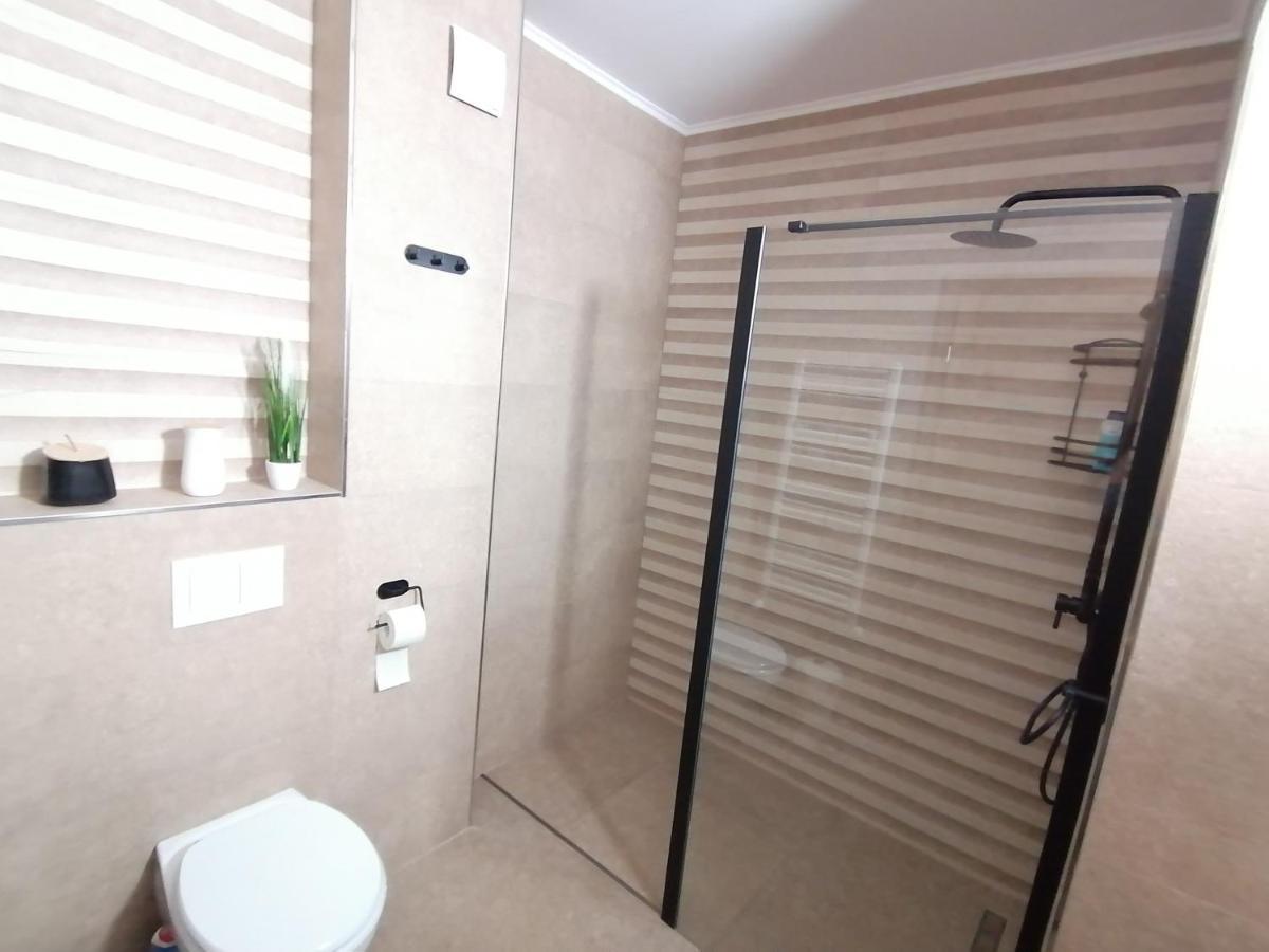 Apartman Sarah Oradea Exterior photo