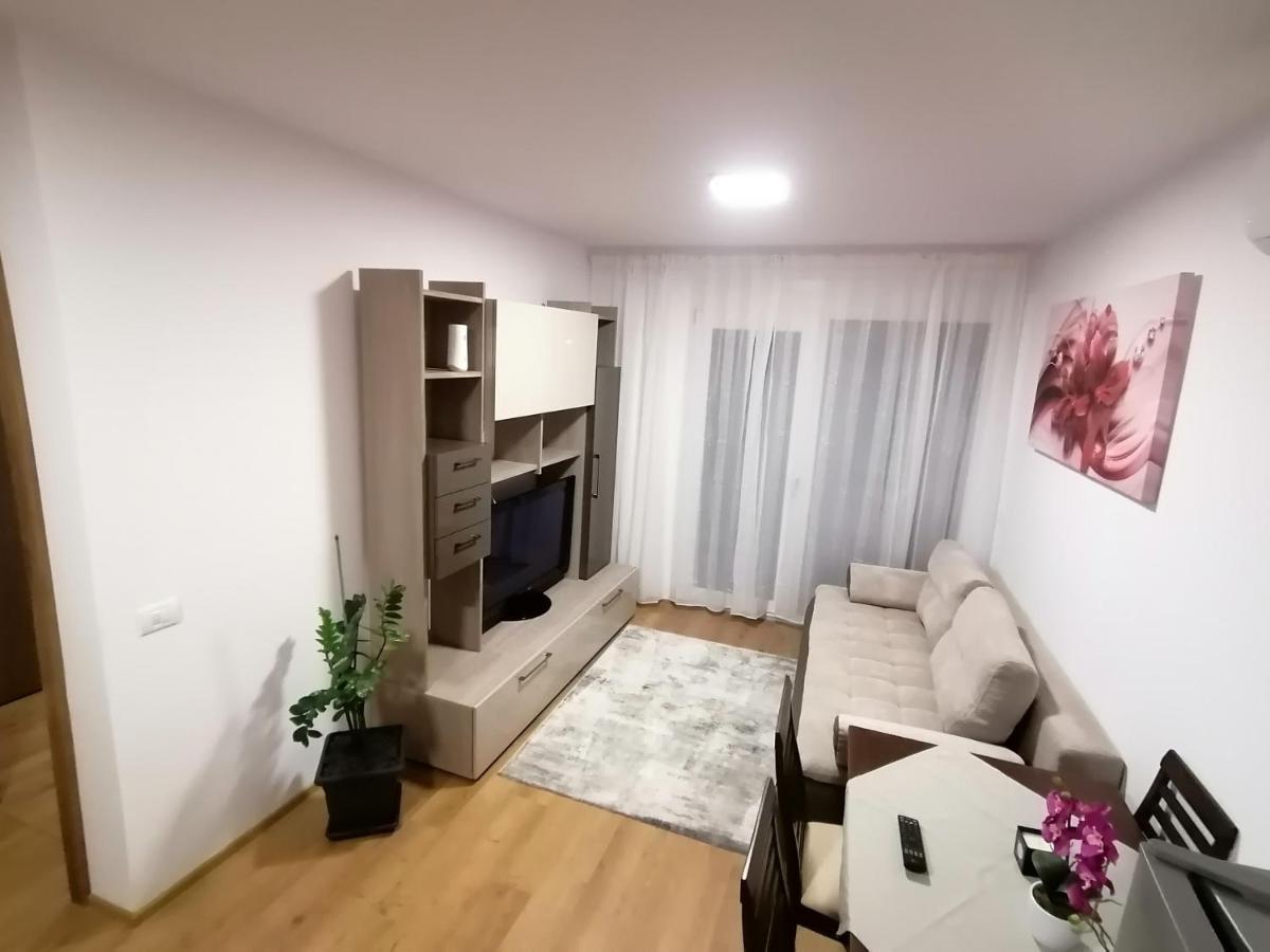 Apartman Sarah Oradea Exterior photo