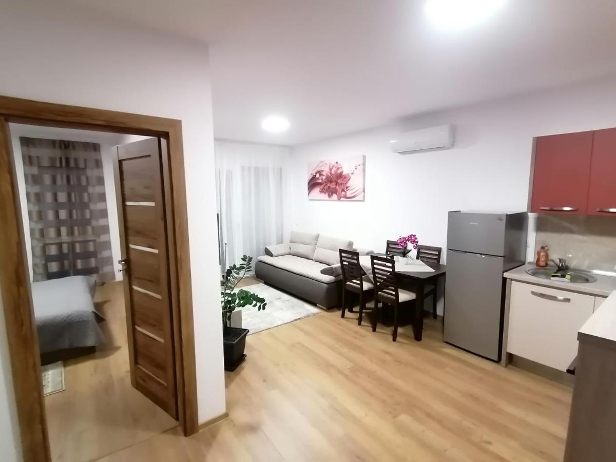 Apartman Sarah Oradea Exterior photo