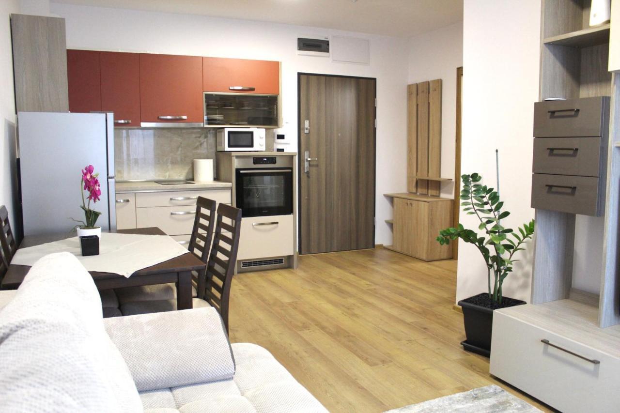Apartman Sarah Oradea Exterior photo