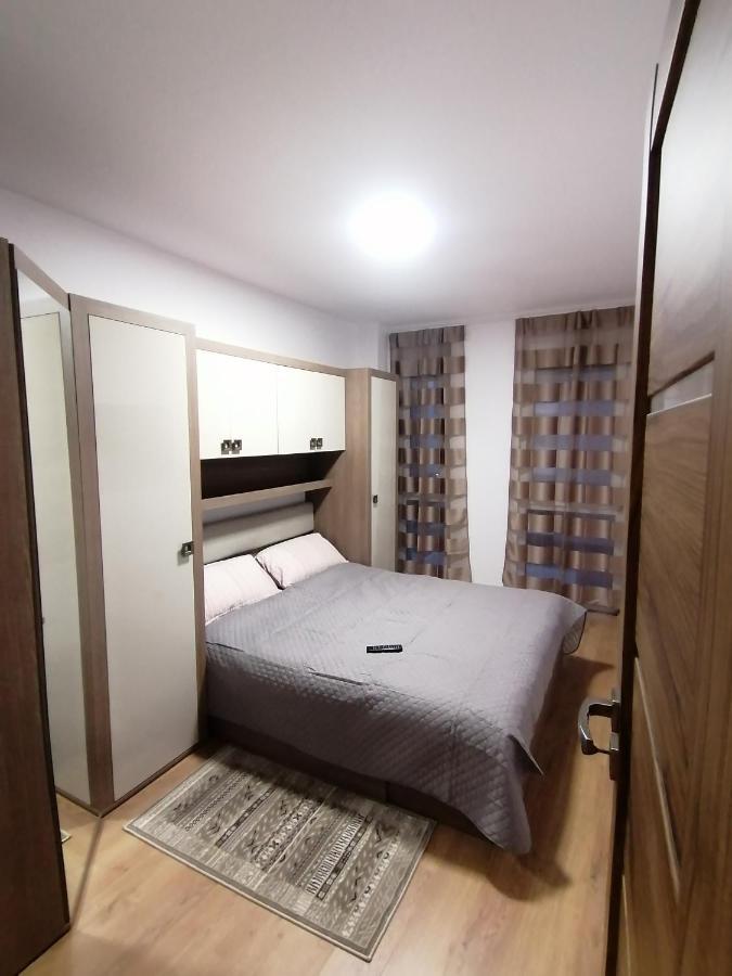 Apartman Sarah Oradea Exterior photo