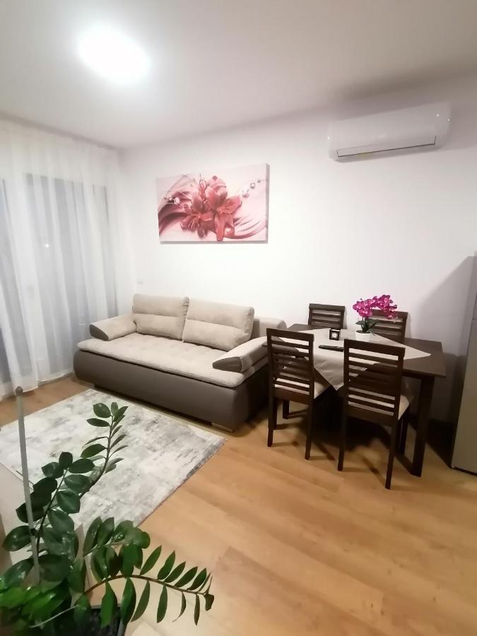 Apartman Sarah Oradea Exterior photo