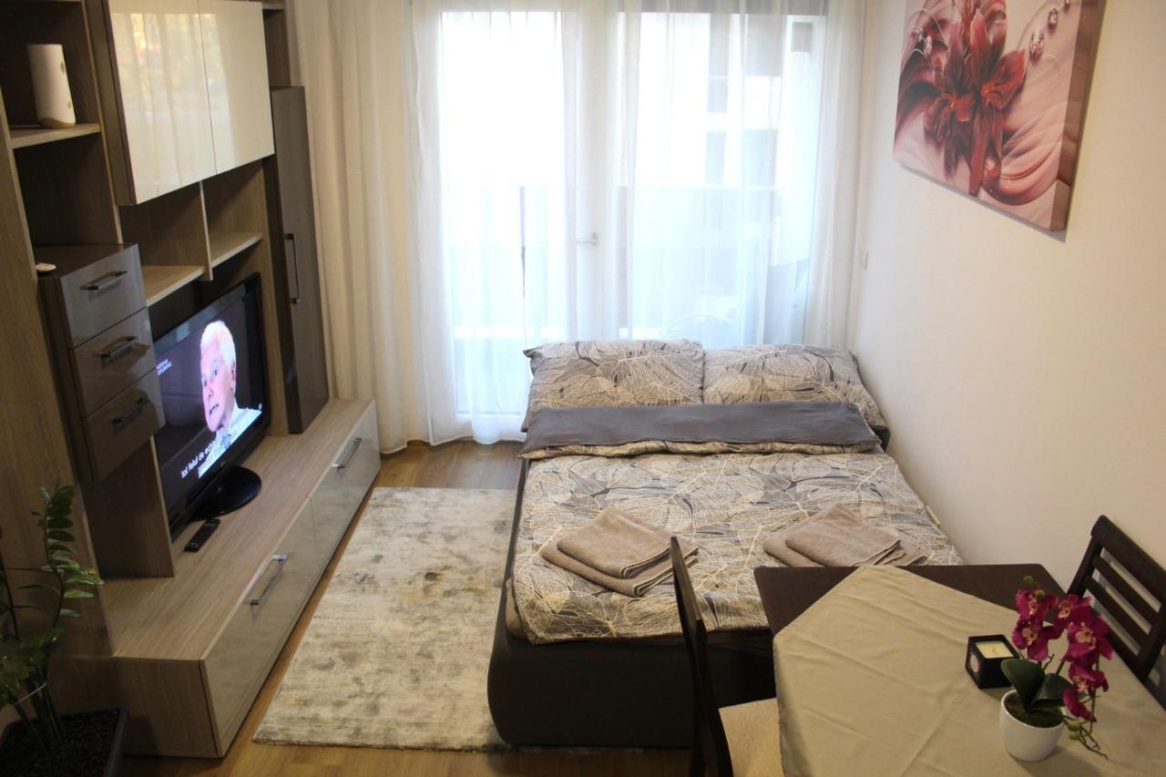 Apartman Sarah Oradea Exterior photo