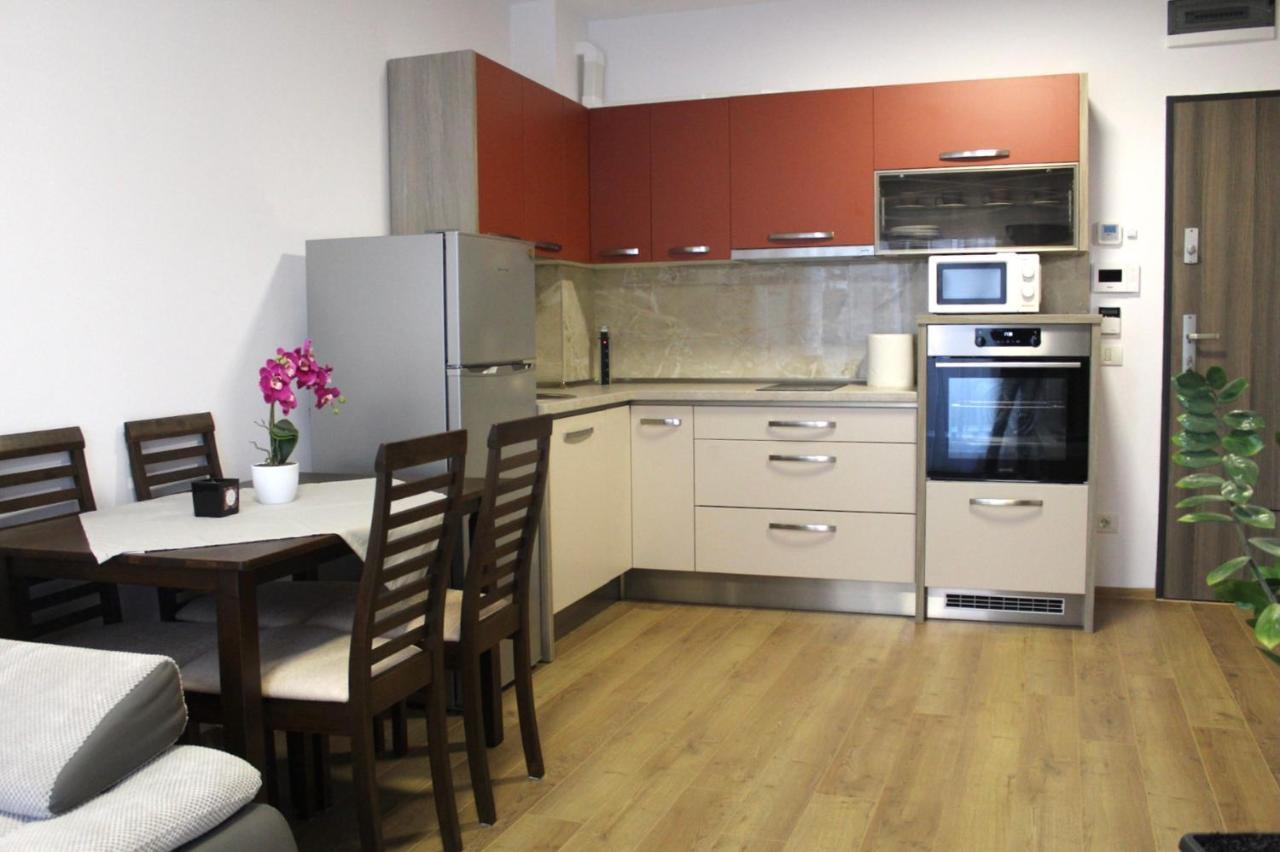 Apartman Sarah Oradea Exterior photo