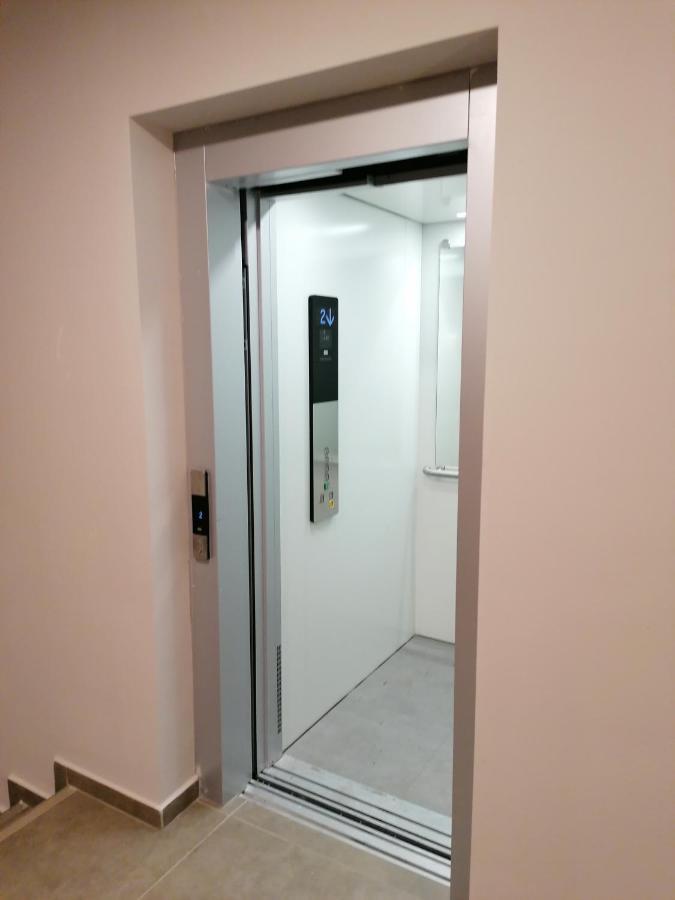 Apartman Sarah Oradea Exterior photo