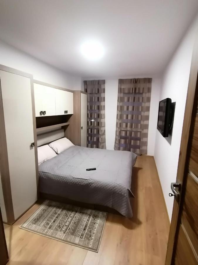 Apartman Sarah Oradea Exterior photo