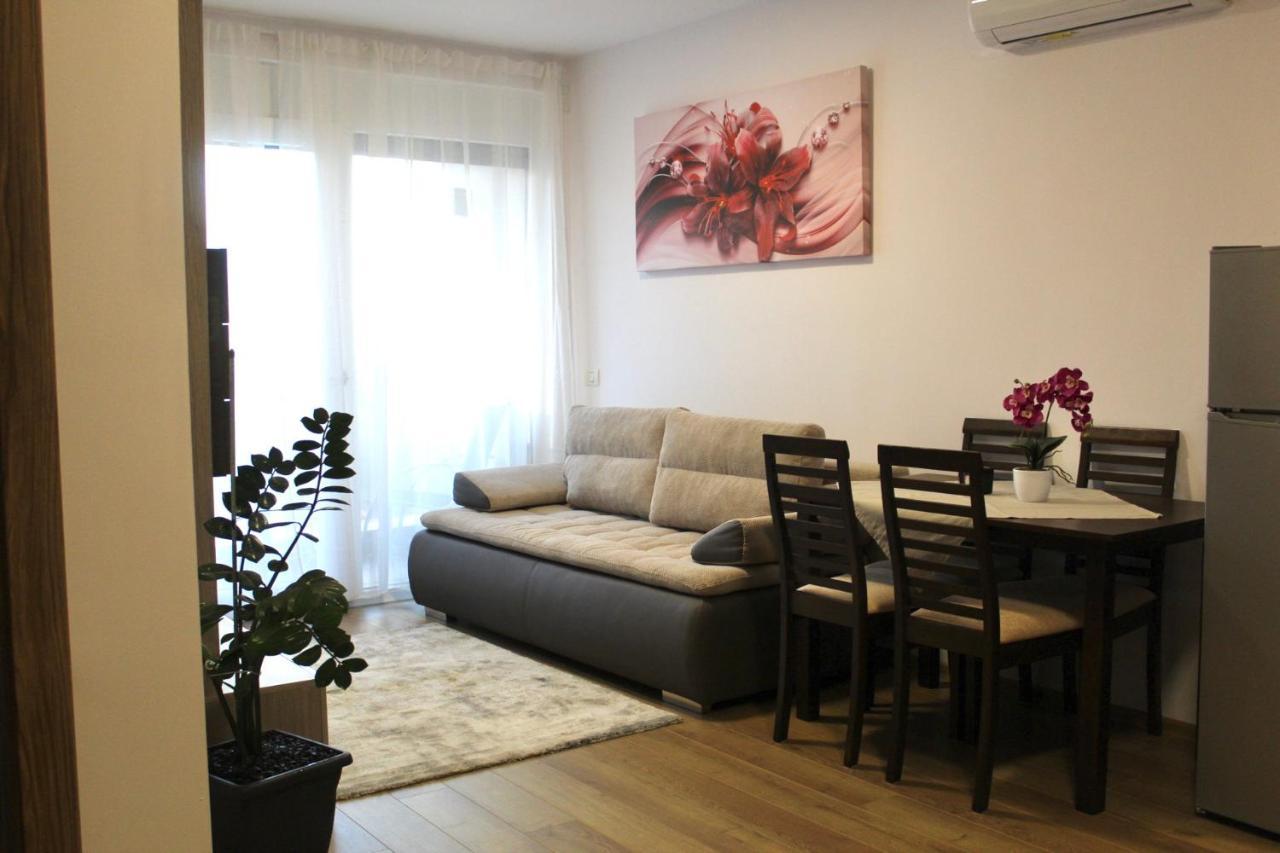 Apartman Sarah Oradea Exterior photo